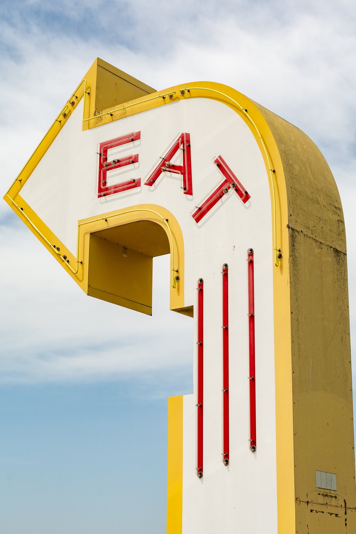 Retro neon EAT sign